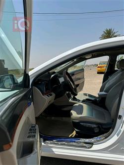 هیۆندای ئەلەنترا